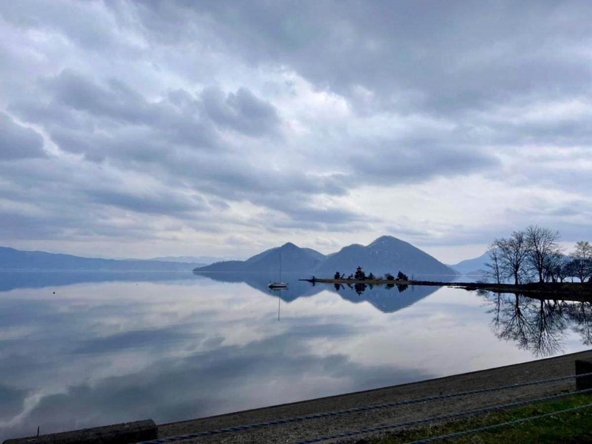 Toyako Yellow House By Lake Toya المظهر الخارجي الصورة